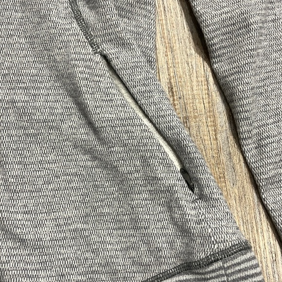 Lululemon women’s quarter zip top - Picture 4 of 5